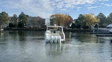 Thumbnail von Cruisers Yachts 38 GLS OB