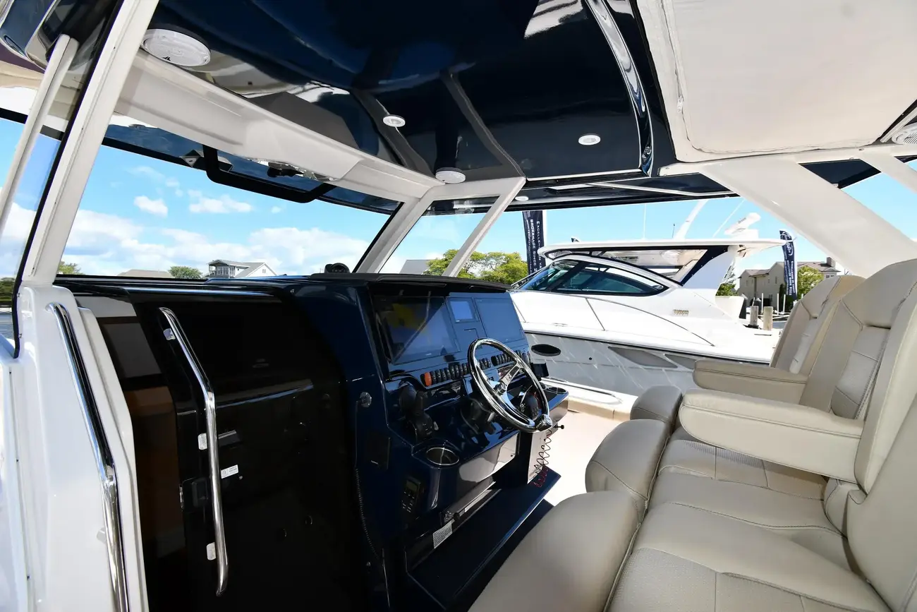 Thumbnail von Pursuit S 408