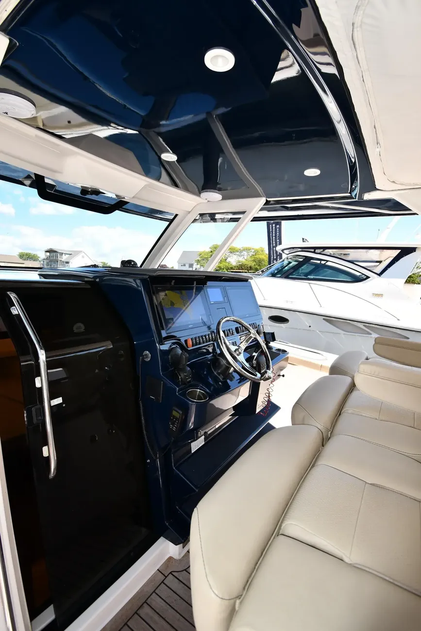 Thumbnail von Pursuit S 408