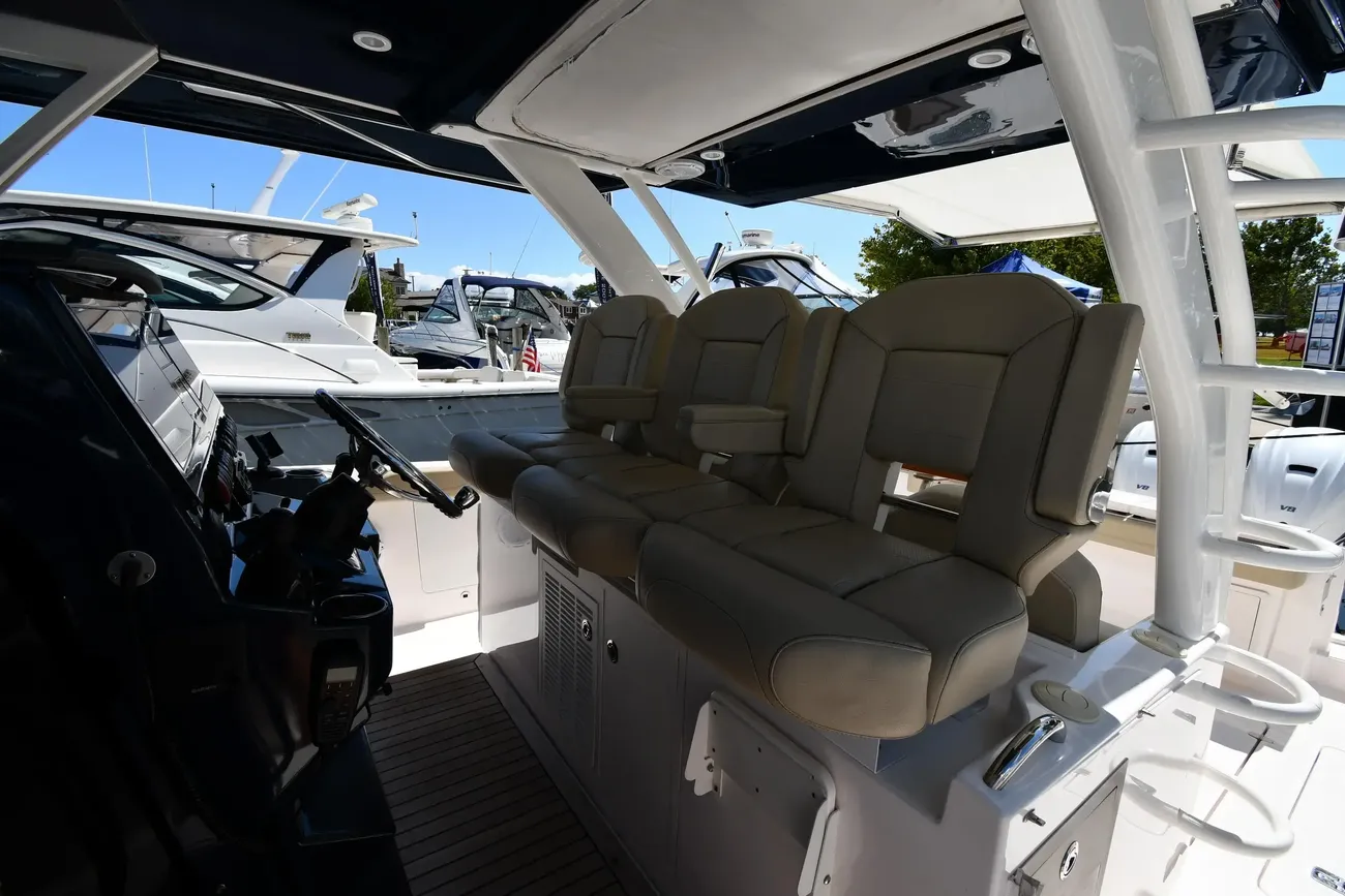 Thumbnail von Pursuit S 408