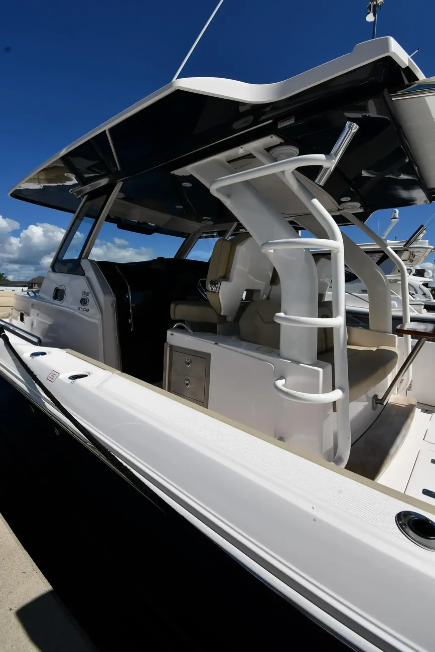 Thumbnail von Pursuit S 408