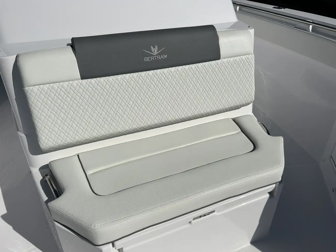 Thumbnail von Bertram 34 CC