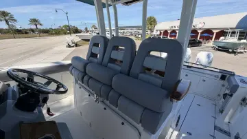 Thumbnail von Boston Whaler 360 Outrage
