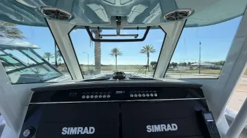 Thumbnail von Boston Whaler 360 Outrage