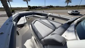 Thumbnail von Boston Whaler 360 Outrage