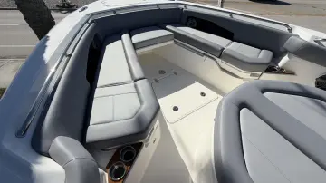 Thumbnail von Boston Whaler 360 Outrage