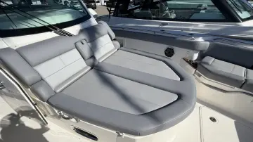 Thumbnail von Boston Whaler 360 Outrage