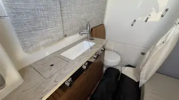 Thumbnail von Boston Whaler 360 Outrage