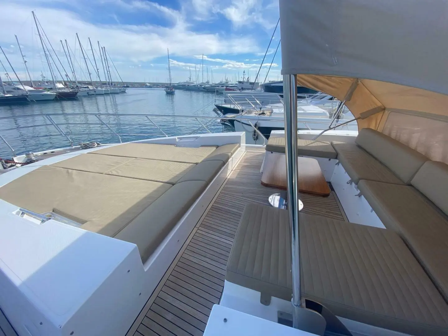 Thumbnail von Azimut 77s