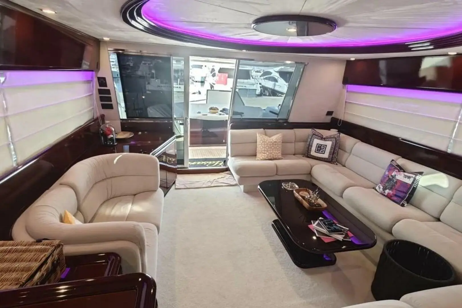 Thumbnail von Ferretti Yachts 720