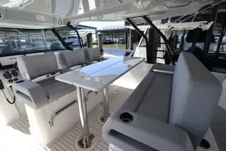 Thumbnail von Cruisers Yachts 38 VTR