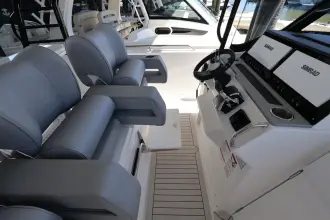 Thumbnail von Cruisers Yachts 38 VTR
