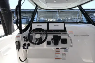 Thumbnail von Cruisers Yachts 38 VTR