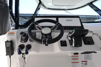 Thumbnail von Cruisers Yachts 38 VTR