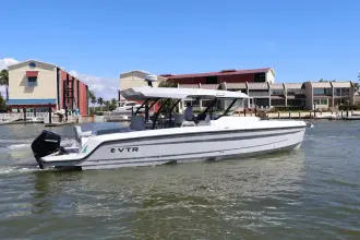 Thumbnail von Cruisers Yachts 38 VTR