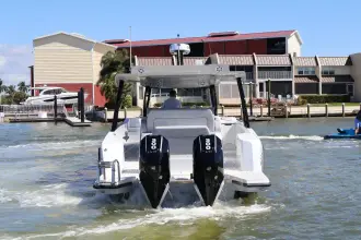 Thumbnail von Cruisers Yachts 38 VTR