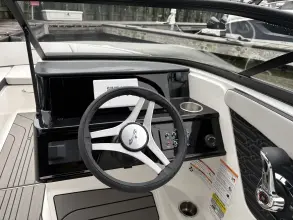 Thumbnail von Sea Ray SPX 210 Außenborder