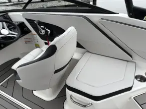 Thumbnail von Sea Ray SPX 210 Außenborder