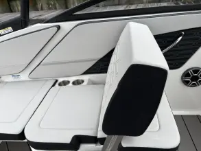 Thumbnail von Sea Ray SPX 210 Außenborder