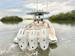 Thumbnail von Boston Whaler 360 Outrage