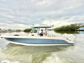 Thumbnail von Boston Whaler 360 Outrage