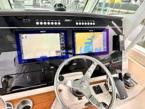 Thumbnail von Boston Whaler 360 Outrage