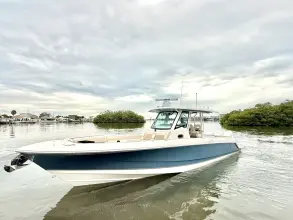 Thumbnail von Boston Whaler 360 Outrage