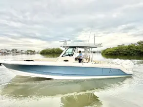 Thumbnail von Boston Whaler 360 Outrage