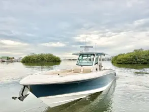 Thumbnail von Boston Whaler 360 Outrage