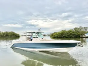 Thumbnail von Boston Whaler 360 Outrage