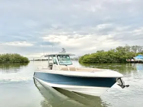 Thumbnail von Boston Whaler 360 Outrage