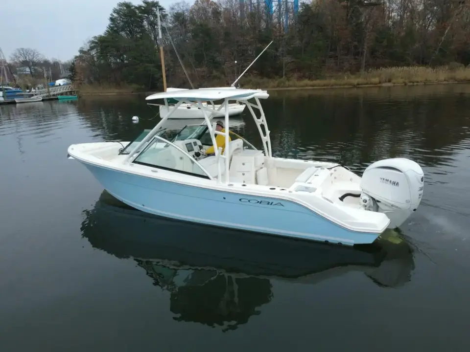 Cobia 240 DC
