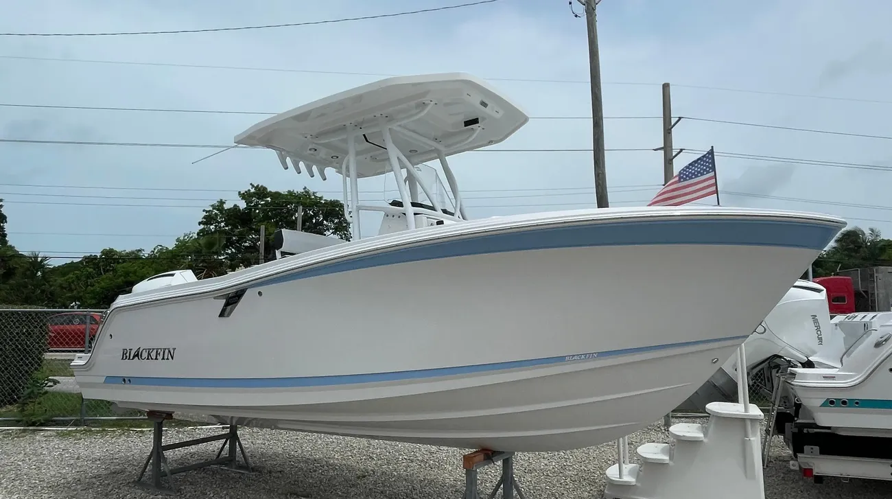 Blackfin 222 CC Carolina Blue