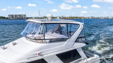 Thumbnail von Sea Ray 550 Sedan Bridge