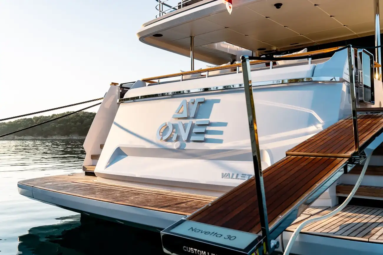 Thumbnail von Custom Line Navetta 30 At One