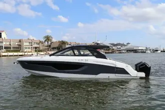 Cruisers Yachts 42 GLS OB