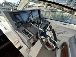 Thumbnail von Cruisers Yachts 39 Express Coupe