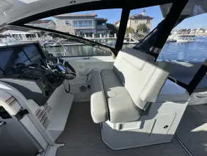 Thumbnail von Cruisers Yachts 39 Express Coupe