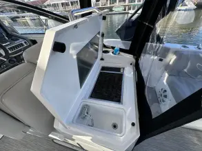 Thumbnail von Cruisers Yachts 39 Express Coupe