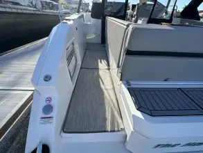 Thumbnail von Cruisers Yachts 39 Express Coupe
