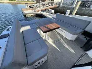 Thumbnail von Cruisers Yachts 39 Express Coupe