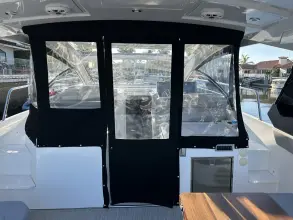 Thumbnail von Cruisers Yachts 39 Express Coupe