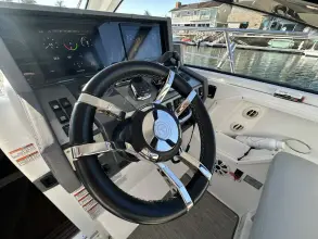 Thumbnail von Cruisers Yachts 39 Express Coupe