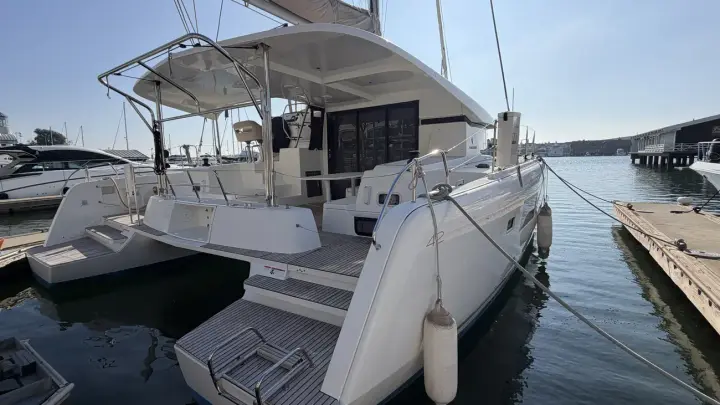 Lagoon 42