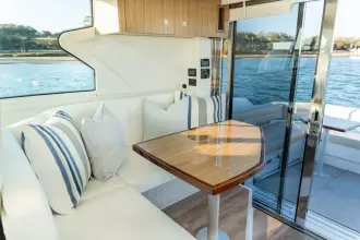 Thumbnail von Cruisers Yachts 42 Cantius