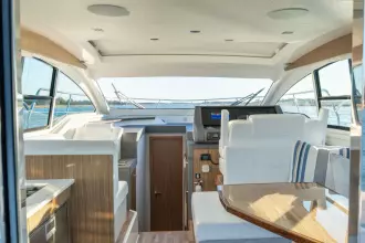 Thumbnail von Cruisers Yachts 42 Cantius