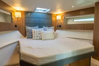 Thumbnail von Cruisers Yachts 42 Cantius
