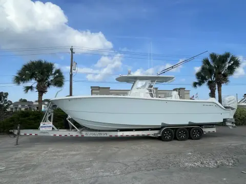 Invincible 33 Catamaran