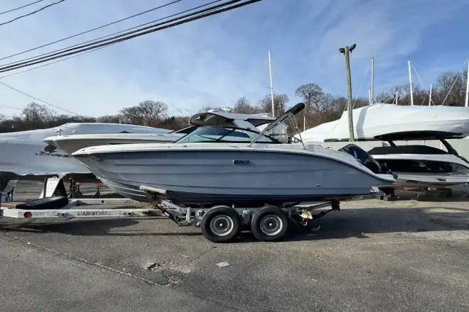 Sea Ray SDX 230 Outboard