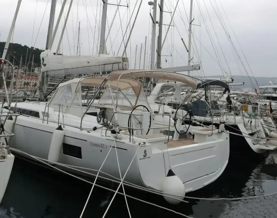 Beneteau Oceanis 51.1